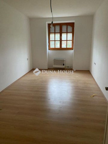Eladó családi ház, Püspökladányban 30 M Ft, 4 szobás