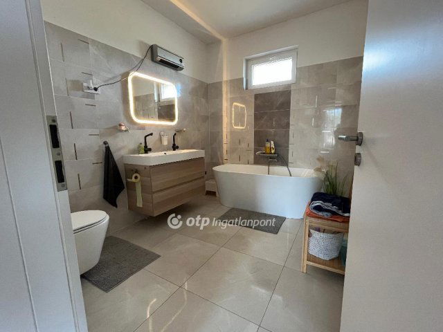 Eladó családi ház, Inárcson 123 M Ft, 4+1 szobás