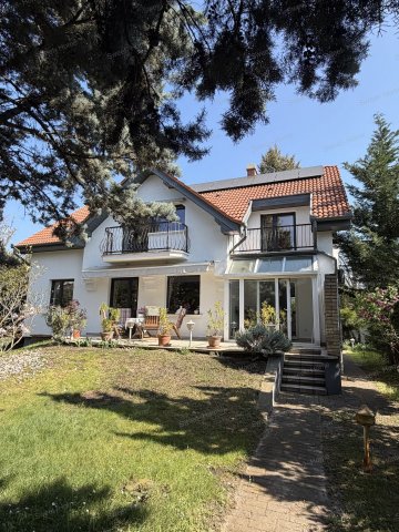 Eladó családi ház, Kecskeméten 182.9 M Ft, 7 szobás