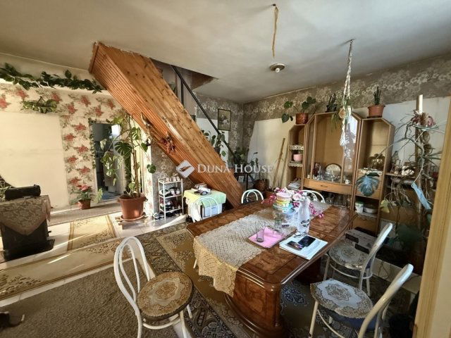 Eladó családi ház, Bajnán 40 M Ft, 4 szobás