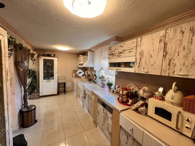 Eladó családi ház, Fóton, Lepke utcában 295 M Ft, 6 szobás