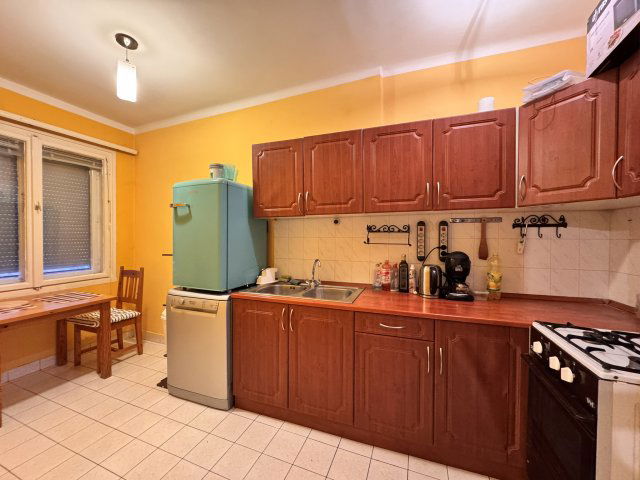 Kiadó téglalakás, albérlet, Pécsett, Apáca utcában, 2 szobás