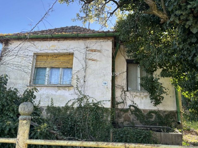 Eladó családi ház, Sárváron 17.5 M Ft, 1 szobás