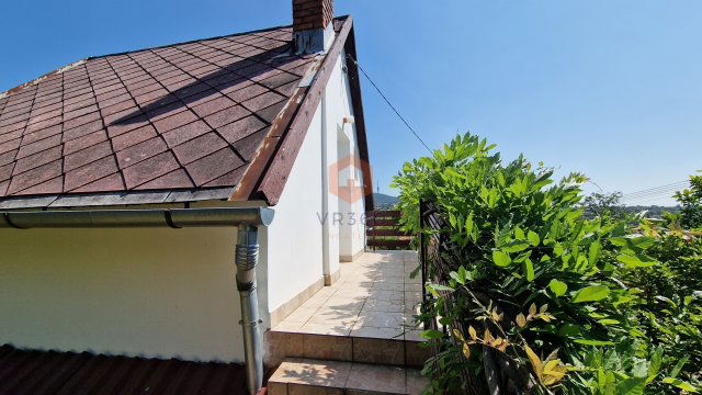 Eladó családi ház, Pécsett 18 M Ft, 1 szobás