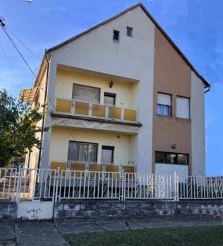Eladó családi ház, Szentlőrincen 49 M Ft, 5 szobás