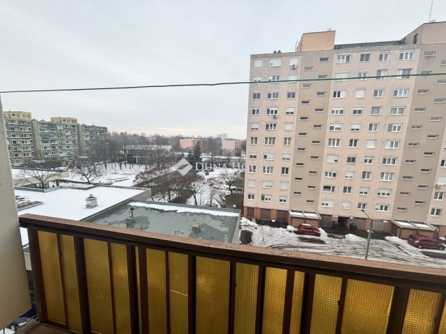 Eladó panellakás, Kecskeméten 62.5 M Ft, 3 szobás