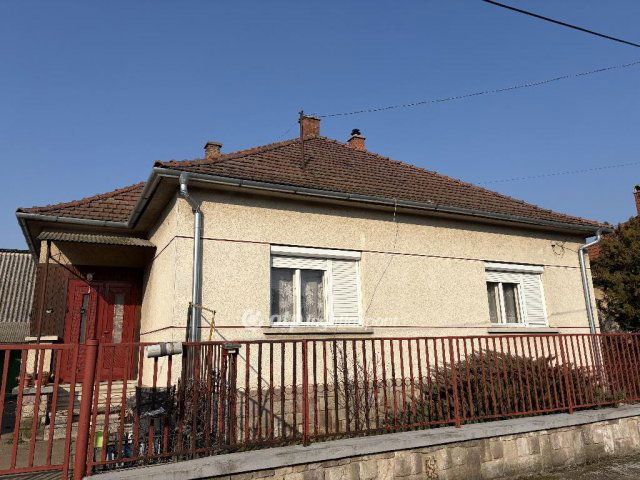 Eladó családi ház, Balassagyarmaton 44.9 M Ft, 3 szobás