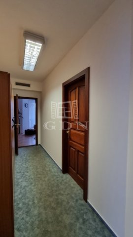 Kiadó iroda, Székesfehérvárott 950 E Ft / hó