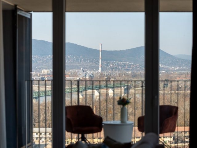 Eladó téglalakás, Budapesten, IV. kerületben 275 M Ft, 5 szobás
