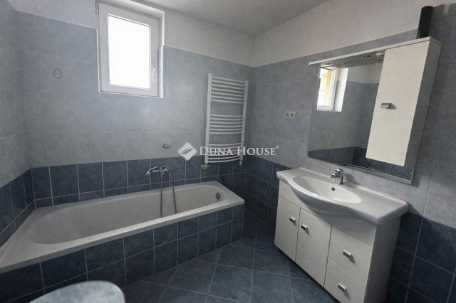 Eladó téglalakás, Budapesten, XVIII. kerületben 68 M Ft