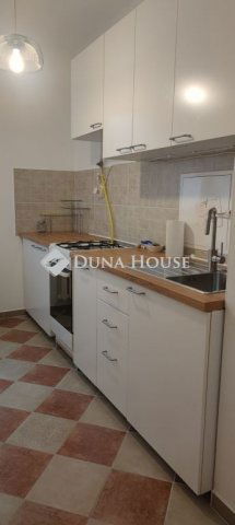 Eladó téglalakás, Székesfehérvárott, Lövölde utcában 61 M Ft