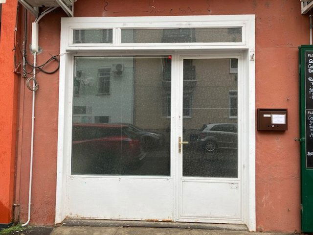 Eladó üzlethelyiség, Szegeden 45 M Ft, 3 szobás