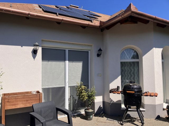 Eladó családi ház, Pázmándon 114.9 M Ft, 4 szobás