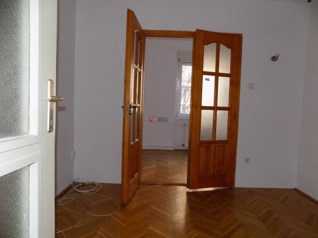 Kiadó téglalakás, albérlet, Székesfehérvárott 180 E Ft / hó