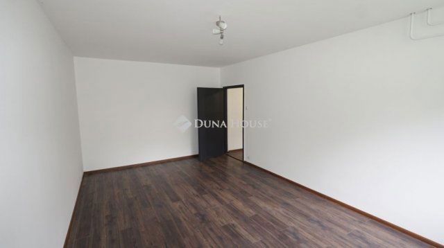 Eladó téglalakás, Zalaegerszegen 30.99 M Ft, 1 szobás