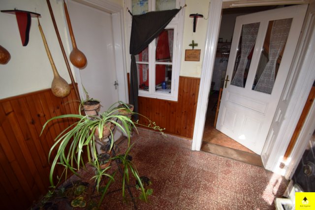Eladó családi ház, Csepregen 29.9 M Ft, 2 szobás