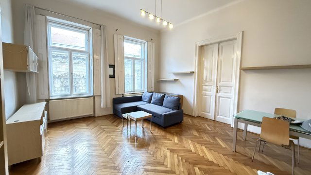 Eladó téglalakás, Budapesten, VI. kerületben 148.1 M Ft