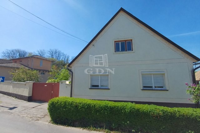 Eladó családi ház, Nemesnádudvaron 29.9 M Ft, 3 szobás