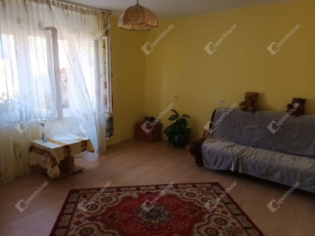 Eladó családi ház, Süttőn 15 M Ft, 1 szobás