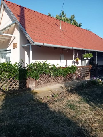 Eladó családi ház, Csobádon 14.5 M Ft, 1 szobás