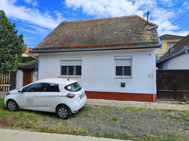 Eladó családi ház, Szekszárdon, Bethlen Gábor utcában 22 M Ft