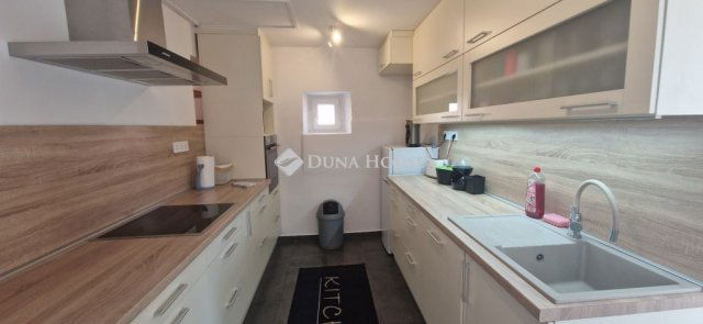 Eladó családi ház, Balatonbogláron 99.9 M Ft, 3 szobás