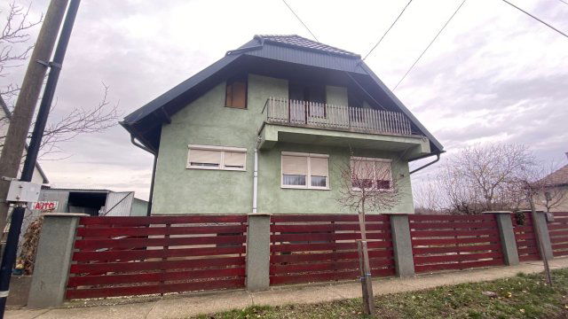 Eladó családi ház, Simontornyán 46.5 M Ft, 3 szobás