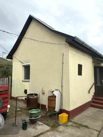 Eladó családi ház, Debrecenben, Keresztesi utcában 35 M Ft