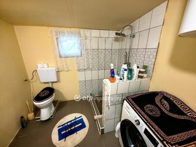 Eladó családi ház, Túrkevén 8.9 M Ft, 1+1 szobás