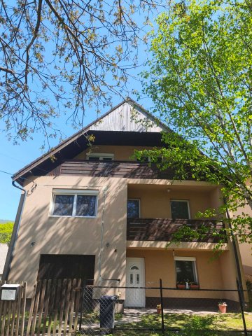 Eladó családi ház, Dömösön 125 M Ft, 5+1 szobás