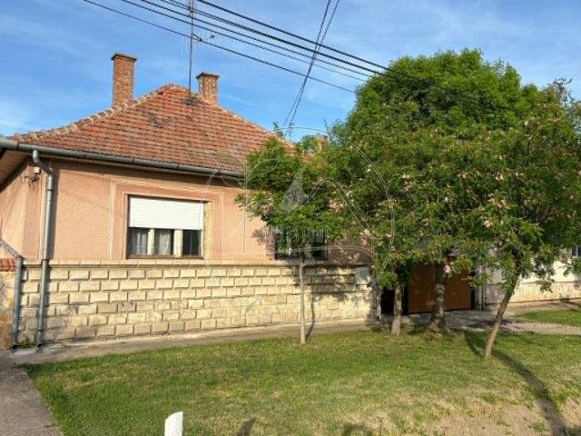 Eladó családi ház, Gyulán 44.9 M Ft, 3 szobás