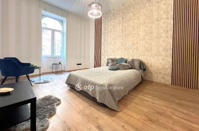 Eladó téglalakás, Budapesten, VI. kerületben 61 M Ft, 2 szobás