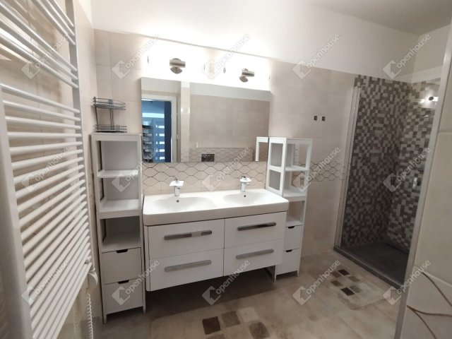 Kiadó családi ház, albérlet, Győrött 312 E Ft / hó, 3 szobás