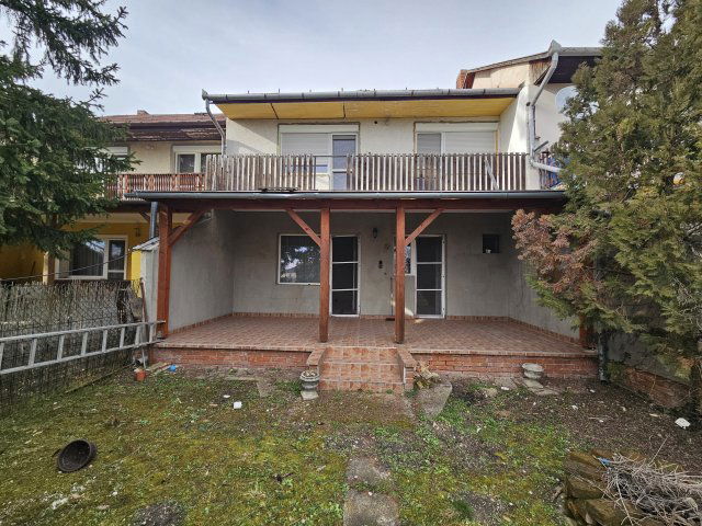 Eladó sorház, Pápán 55.9 M Ft, 5 szobás / költözzbe.hu