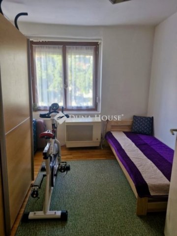 Eladó családi ház, Pécsett 105 M Ft, 7 szobás