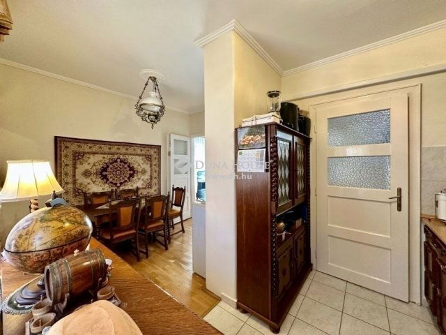 Eladó téglalakás, Pécsett 89.5 M Ft, 4 szobás