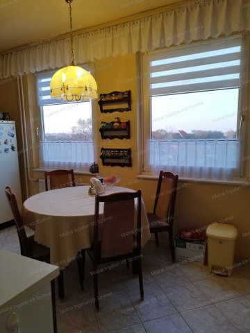 Eladó panellakás, Szolnokon 44.9 M Ft, 1+2 szobás