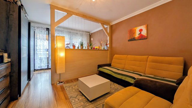 Eladó panellakás, Kecskeméten 47.9 M Ft, 3 szobás