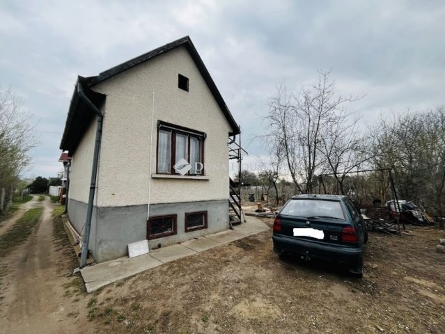Eladó nyaraló, Monoron 25 M Ft, 2 szobás / költözzbe.hu
