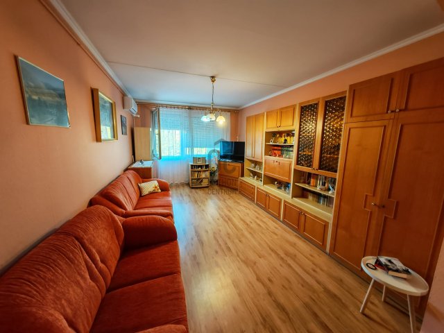 Eladó panellakás, Ajkán 33.9 M Ft, 2 szobás