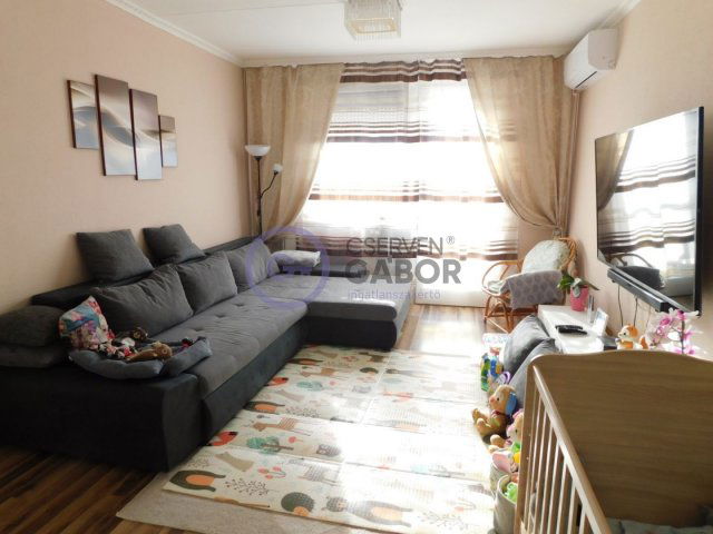 Eladó panellakás, Debrecenben 64.5 M Ft, 3 szobás