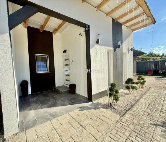 Eladó családi ház, Szigetszentmiklóson 78.5 M Ft, 3 szobás