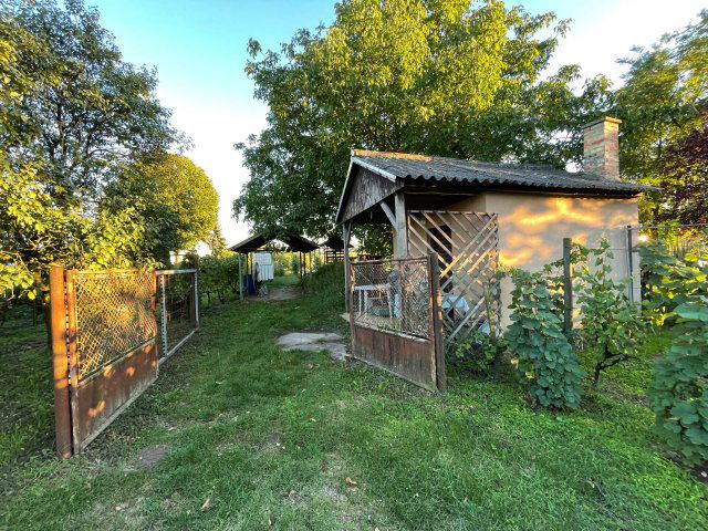 Eladó mezogazdasagi ingatlan, Komáromban 10.5 M Ft