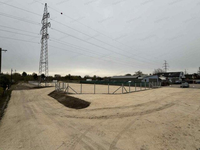 Kiadó ipari ingatlan, Kecskeméten 500 E Ft / hó