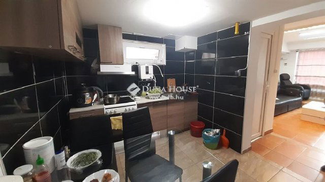 Eladó üzlethelyiség, Budapesten, X. kerületben 49.9 M Ft