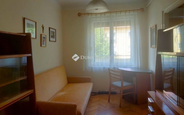 Eladó téglalakás, Pécsett 45 M Ft, 2 szobás