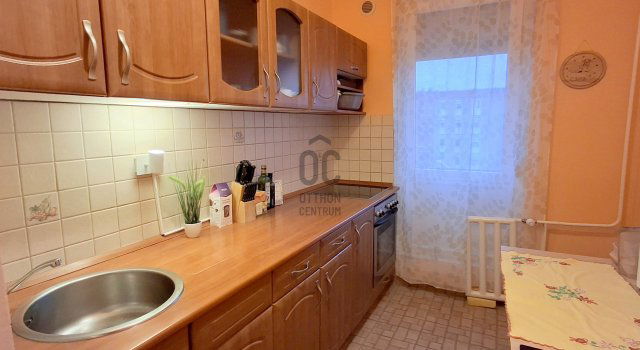 Eladó panellakás, Pécsett 39.99 M Ft, 2 szobás