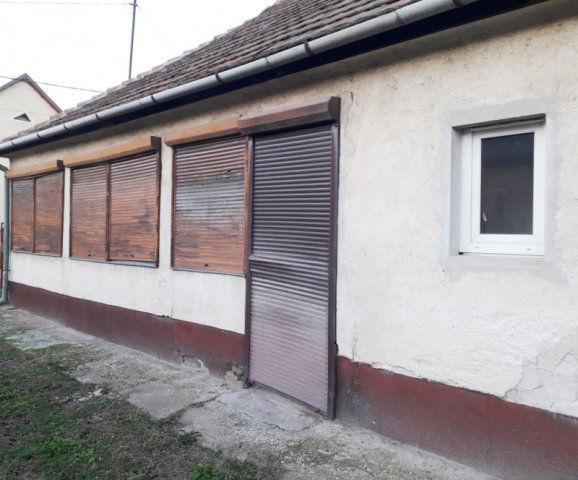 Eladó családi ház, Dabason 34.5 M Ft, 2 szobás