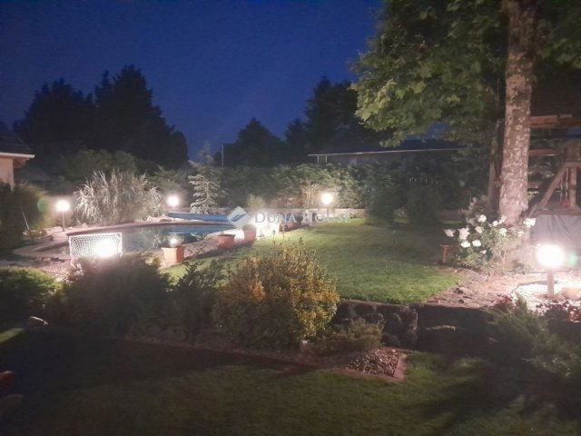 Eladó családi ház, Vecsésen 144.9 M Ft, 4 szobás