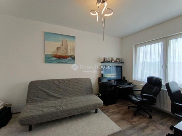 Eladó családi ház, Pomázon 199.5 M Ft, 6 szobás